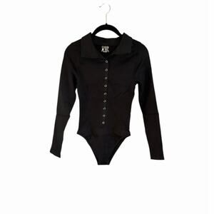 OQQ Black Snap Button Front Collar Long Sleeve Bodysuit Small